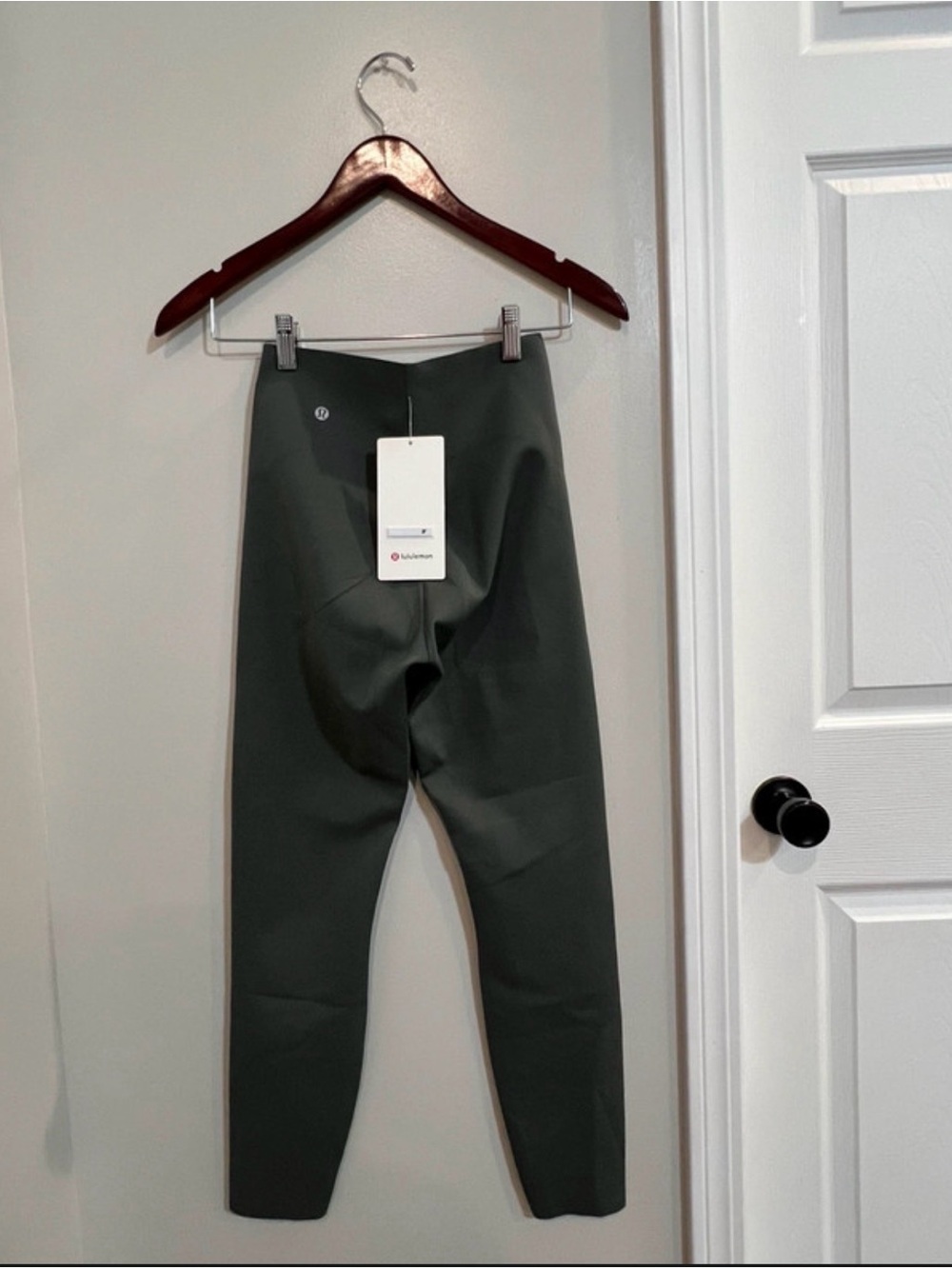 lululemon Olive Green leggings - Picture 7 of 10